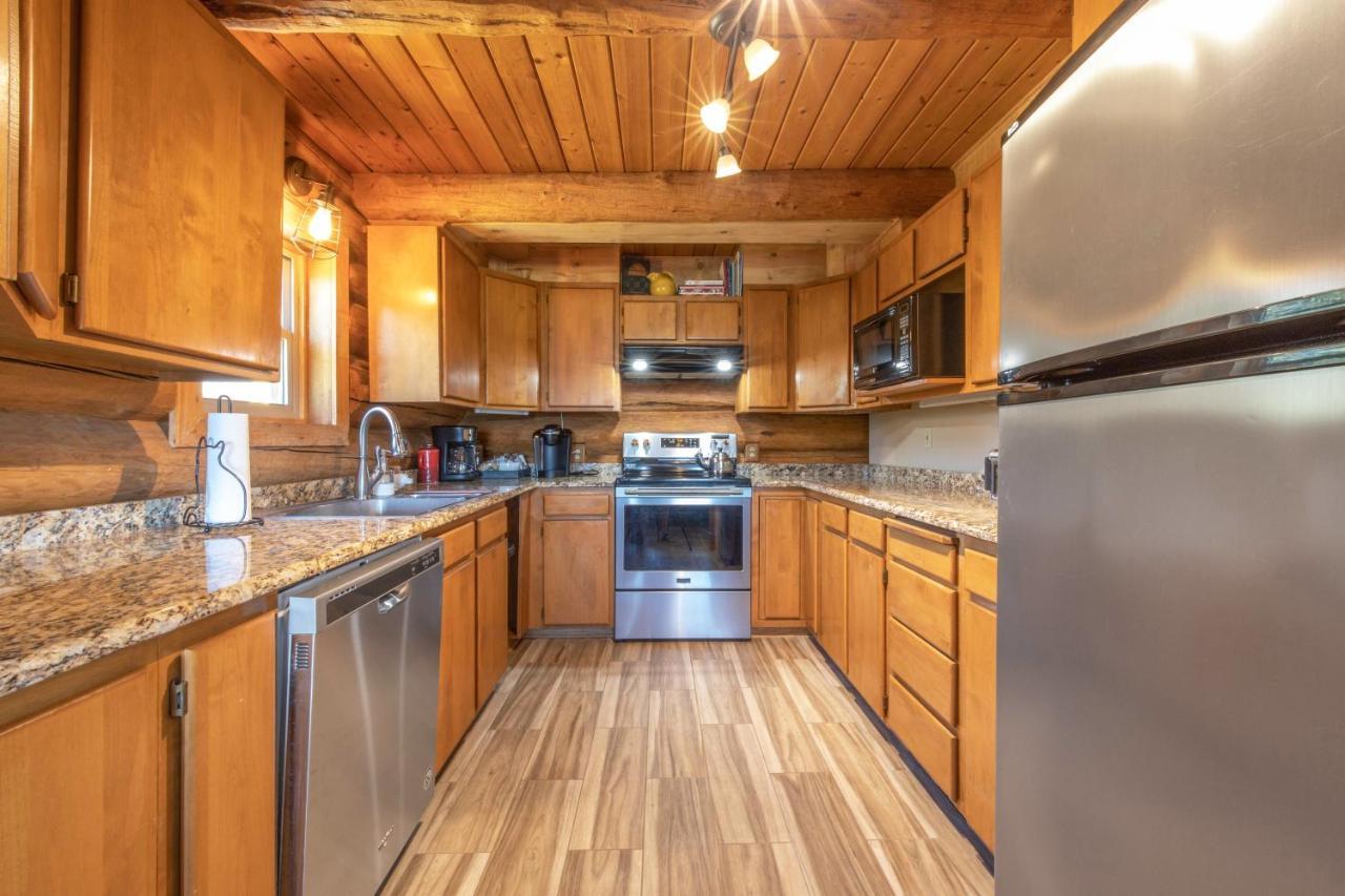 Rowland Log Cabin Home Lyle المظهر الخارجي الصورة