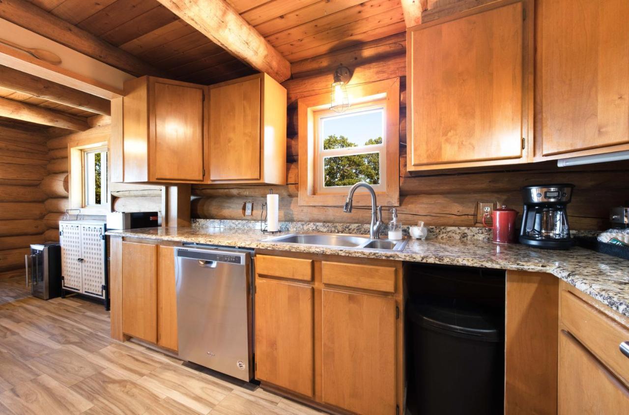 Rowland Log Cabin Home Lyle المظهر الخارجي الصورة